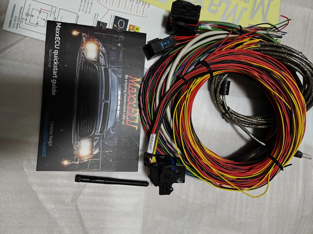 MaxxECU RACE flying lead ECU wiring harness and connectors
